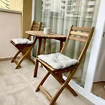 Mountain Retreat-modern 1br W/ Fireplace & Parking Apartment