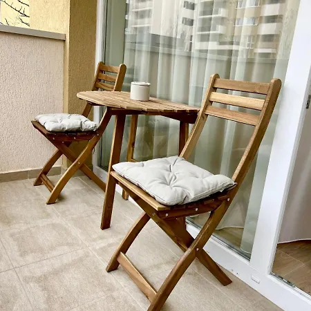 Mountain Retreat-modern 1br W/ Fireplace & Parking Apartment