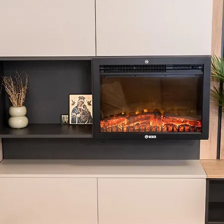 Mountain Retreat-modern 1br W/ Fireplace & Parking Apartamento