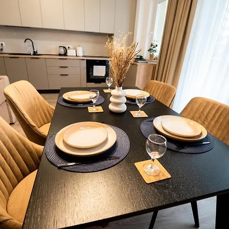Mountain Retreat-modern 1br W/ Fireplace & Parking * Brašov