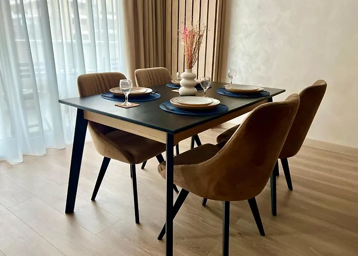 Mountain Retreat-modern 1br W/ Fireplace & Parking 布拉索夫