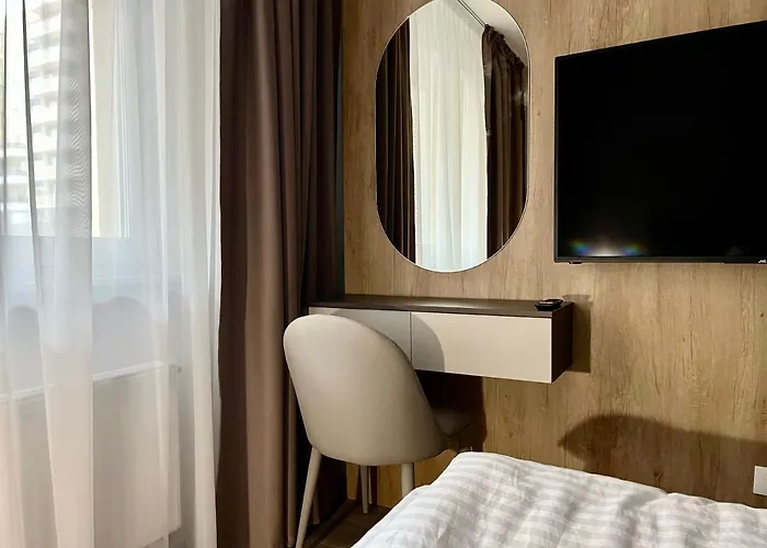 Mountain Retreat-modern 1br W/ Fireplace & Parking Apartment Brasov