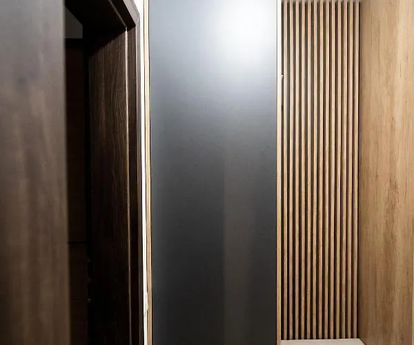 Mountain Retreat-modern 1br W/ Fireplace & Parking Apartment *